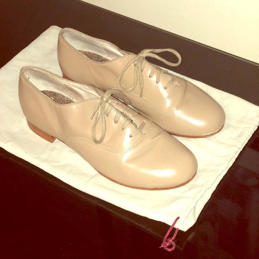 Capezio 9M Tan Character Shoes
